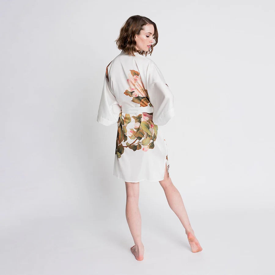 Kim+Ono Peony & Butterfly Short Kimono - White