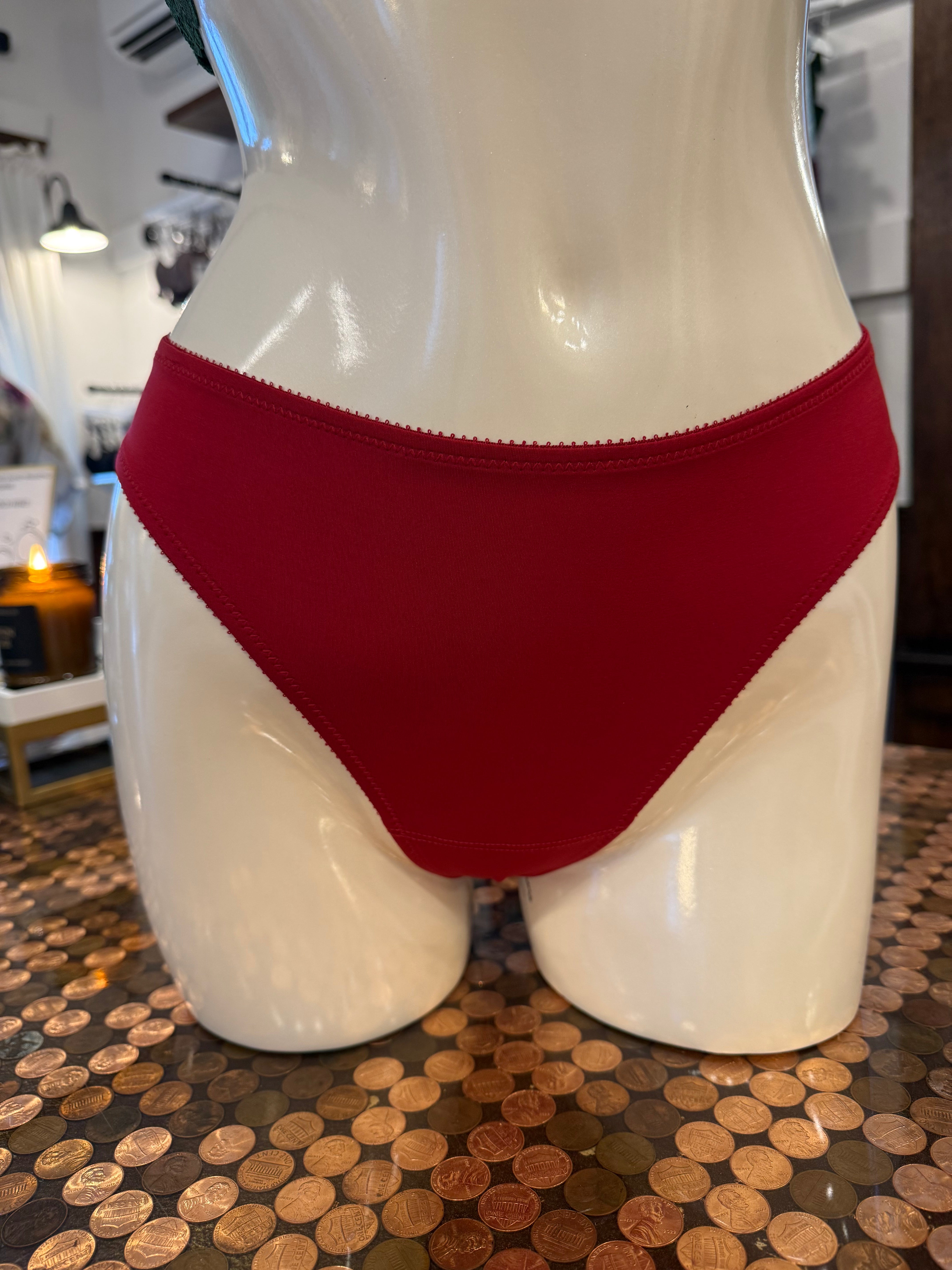 Natori Persuasion Thong - Velvet Red