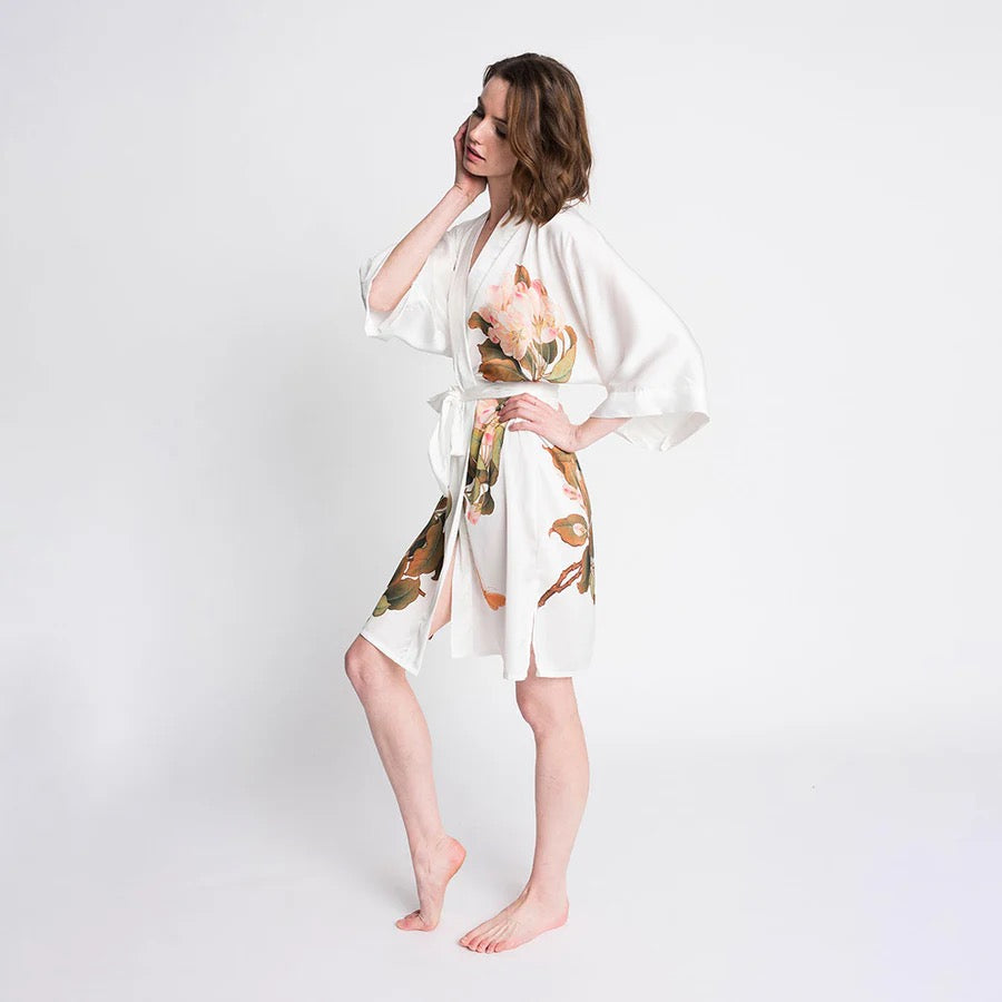 Kim+Ono Peony & Butterfly Short Kimono - White