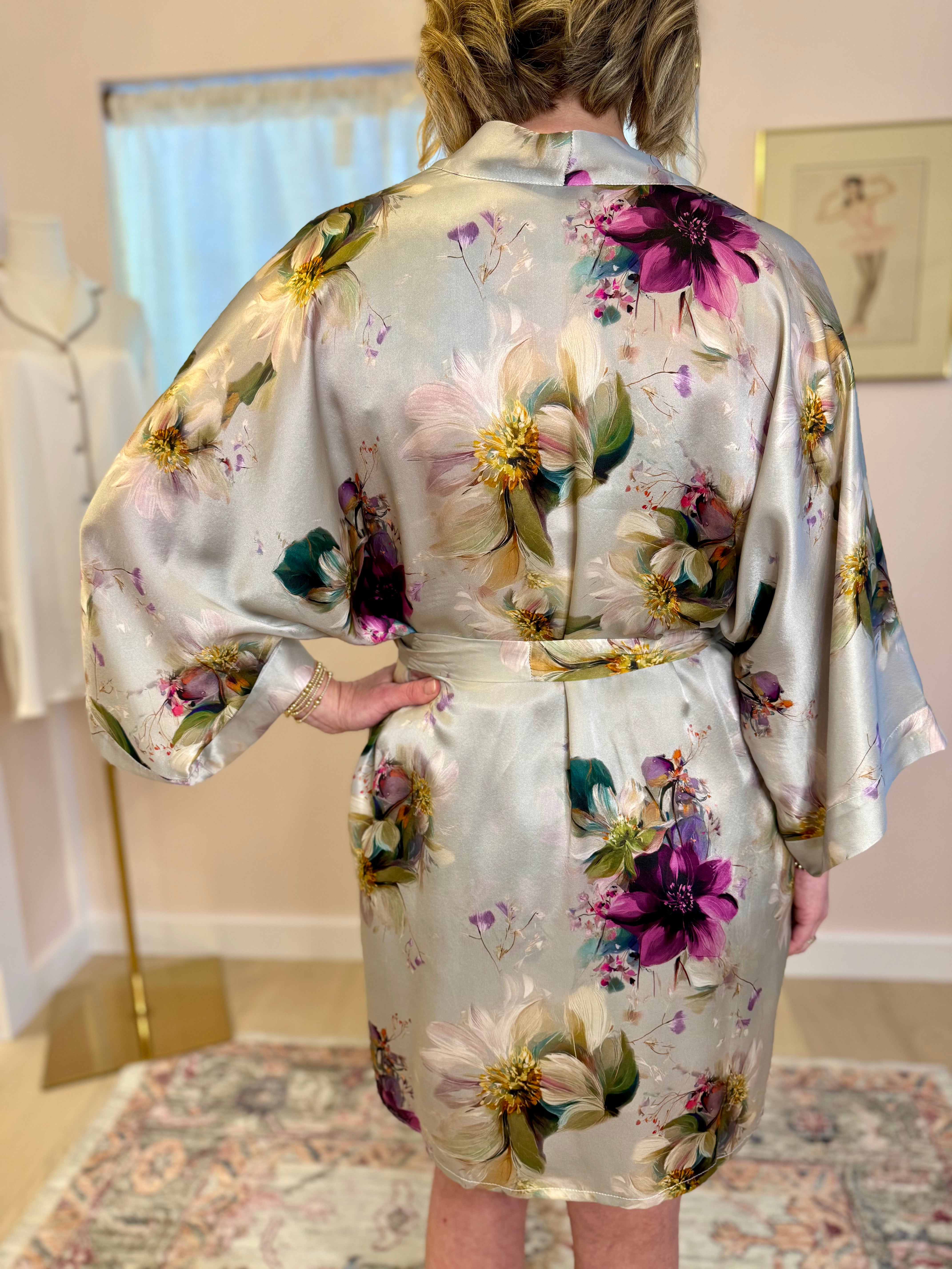 Samantha Chang Classic Silk Short Kimono - French Dahlia