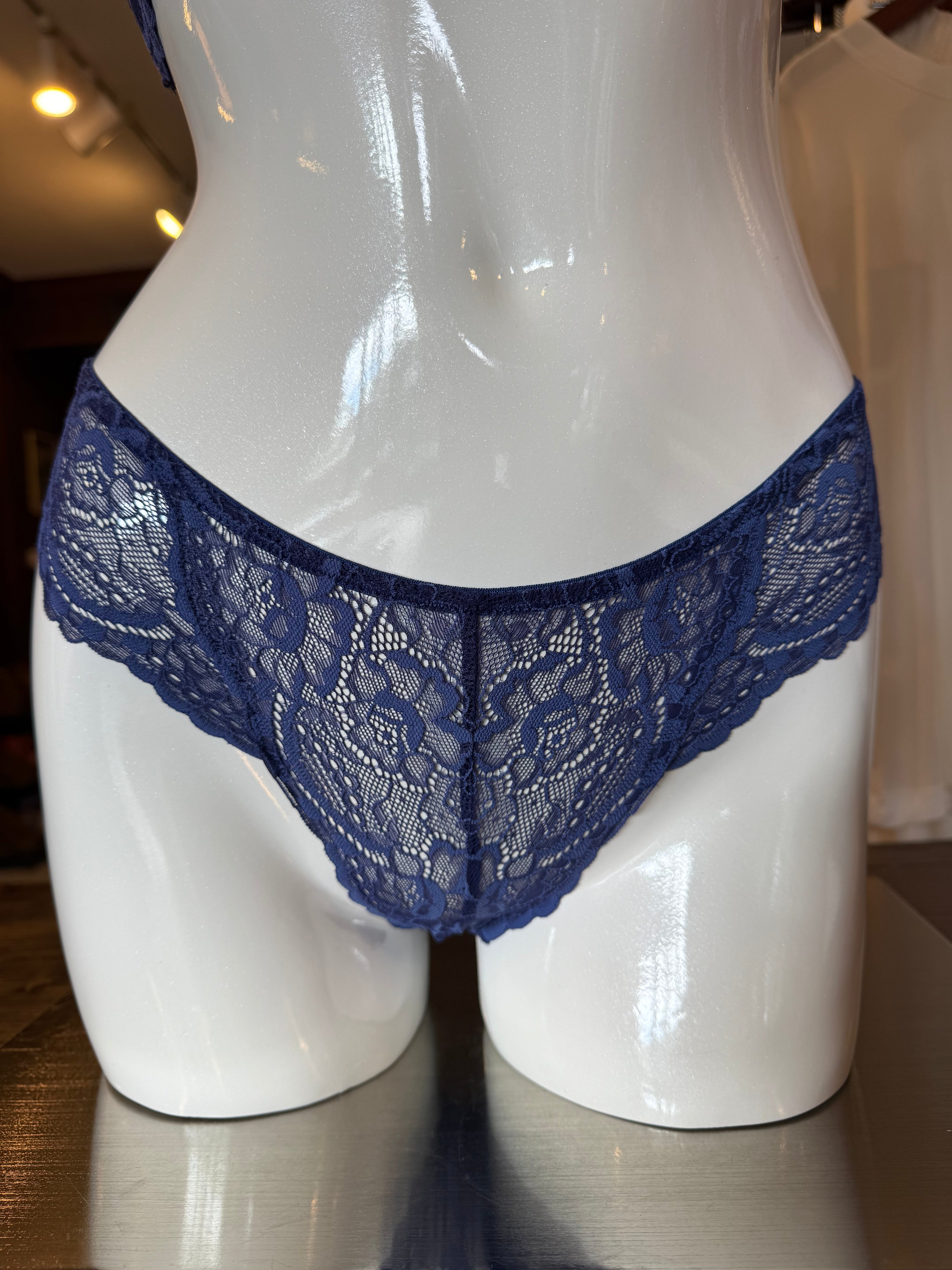 Samantha Chang All Lace Classic Thong - Lapis