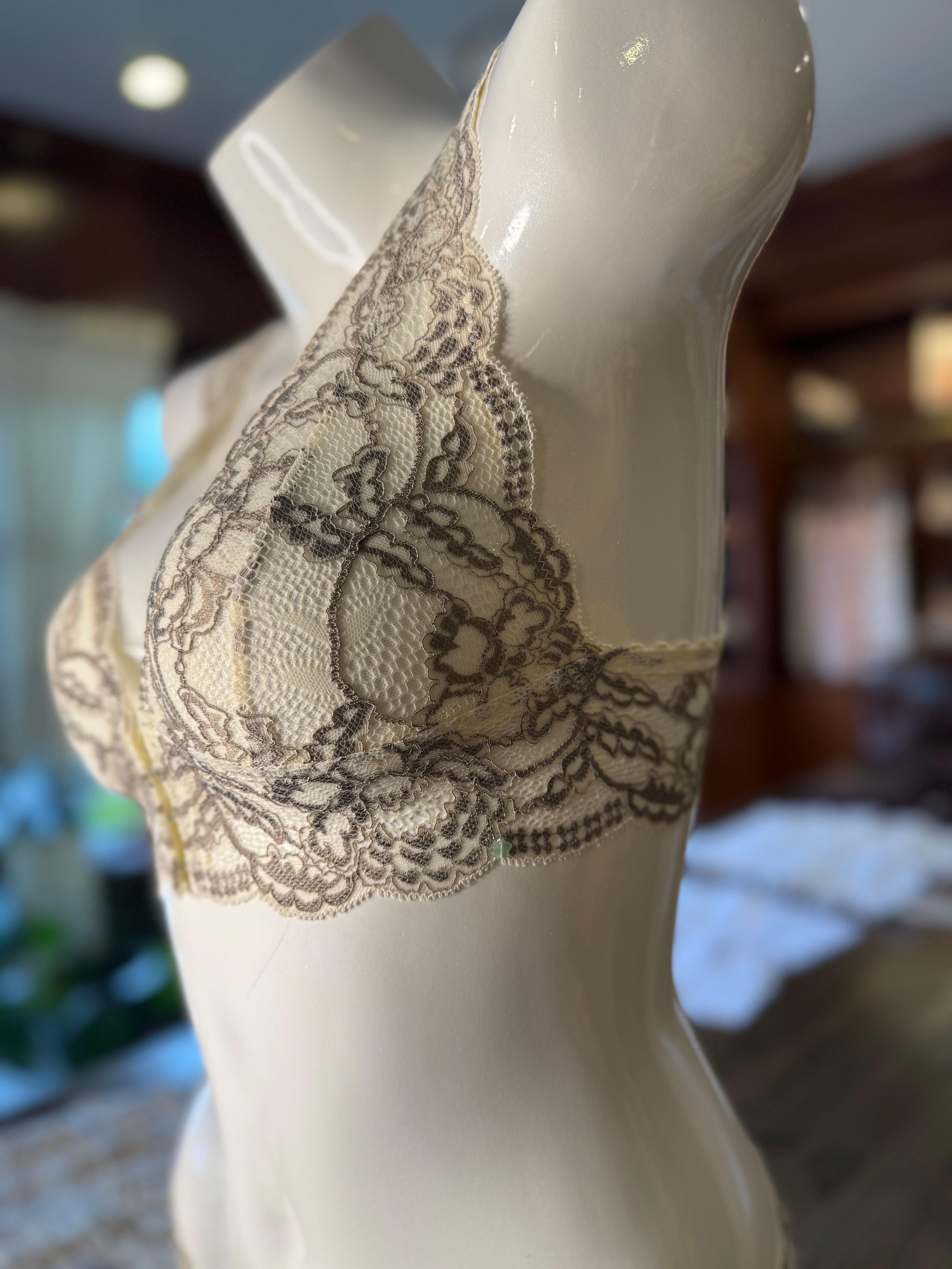 Clo Intimo Fortuna Front Close Bralette- White Storm