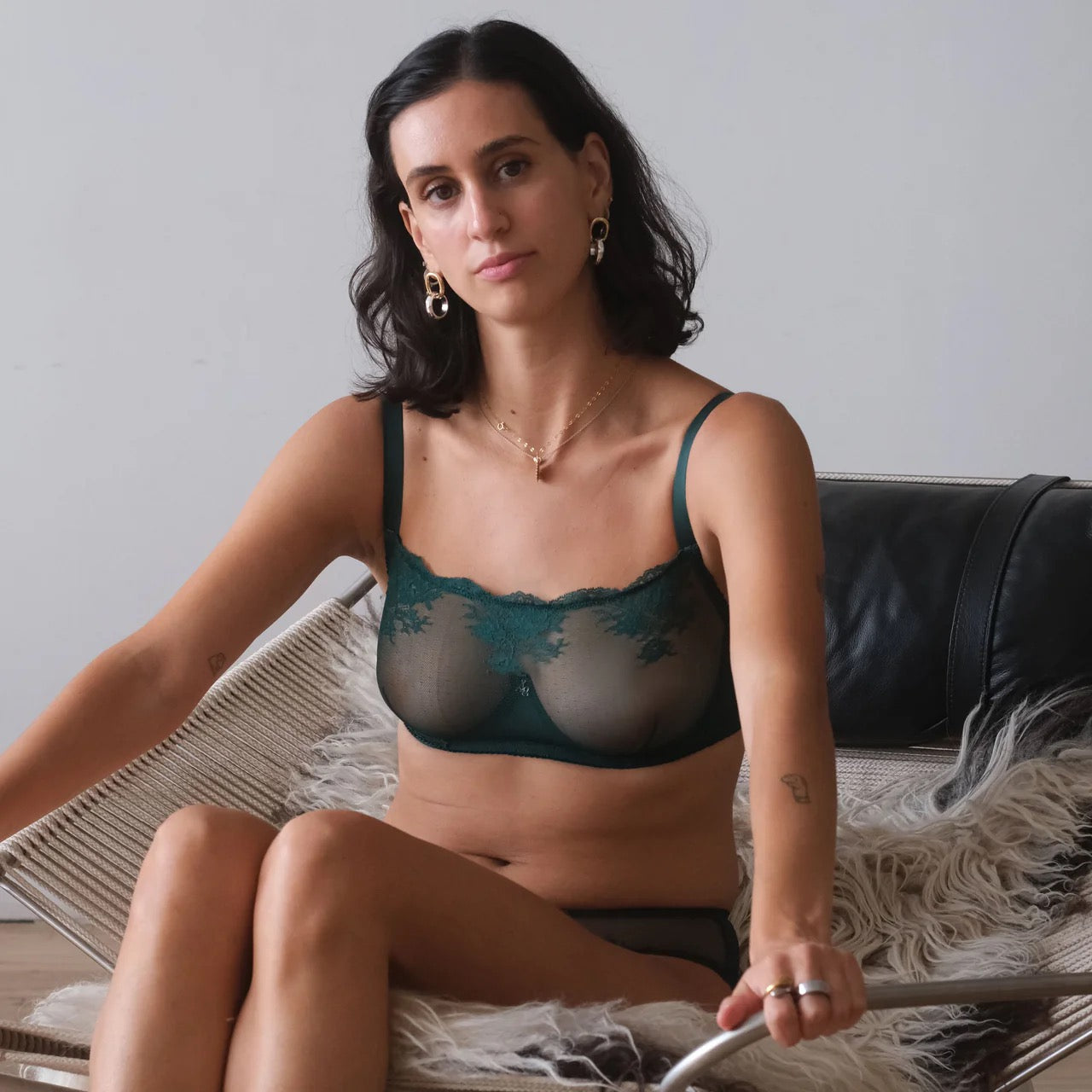 Amour d'Agnette Kim High Neck Sheer Lace Underwire Bra - Emerald